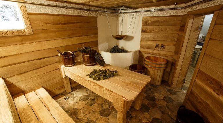 wooden-russian-sauna